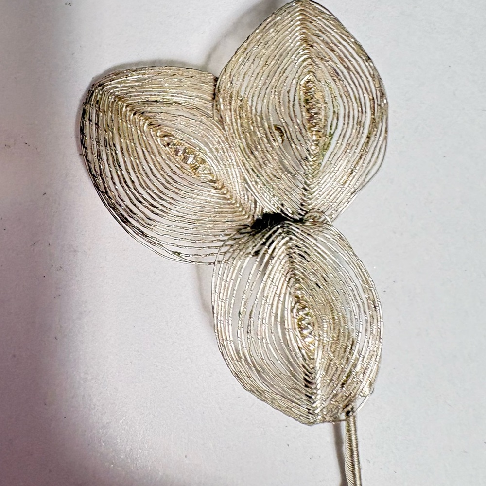 Vintage handmade Silver tone wire flower and Leaf Brooch